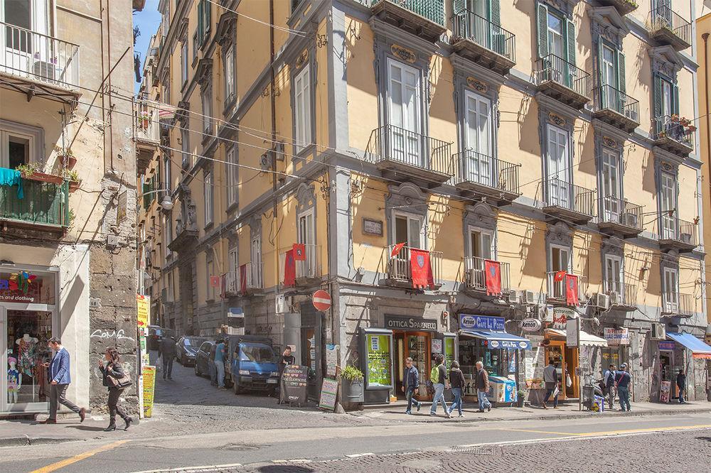 B&B L'Alloggio Dei Vassalli Неаполь Экстерьер фото